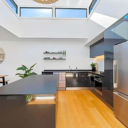Luxurious Lakefront Penthouse Apartment