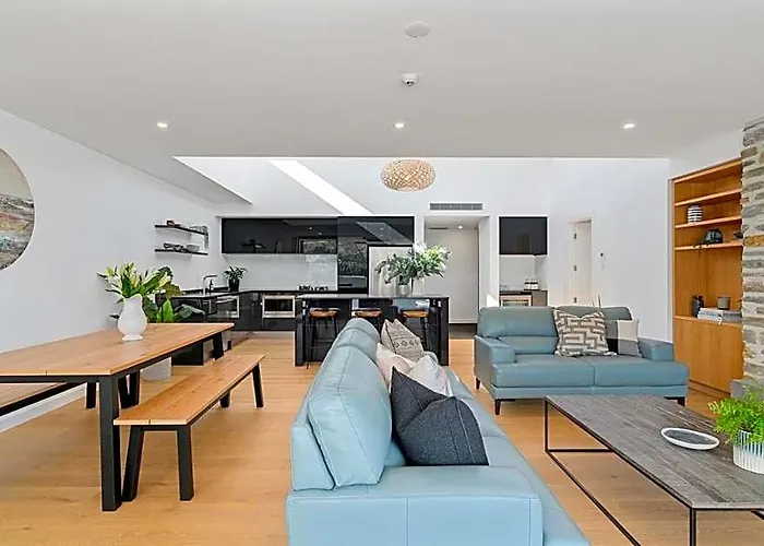 酒店 Luxurious Lakefront Penthouse