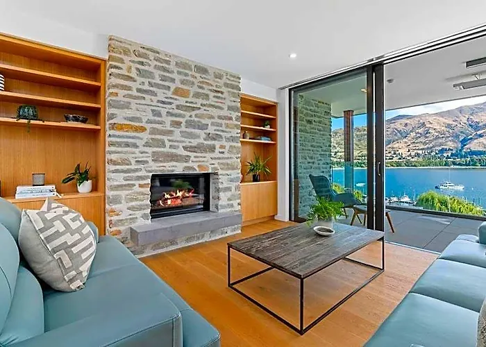Luxurious Lakefront Penthouse 瓦纳卡