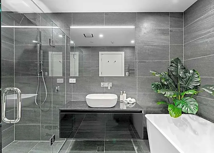Luxurious Lakefront Penthouse 瓦纳卡